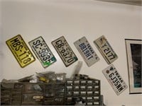 LOT OF LICENSE PLATES / WALL DECOR