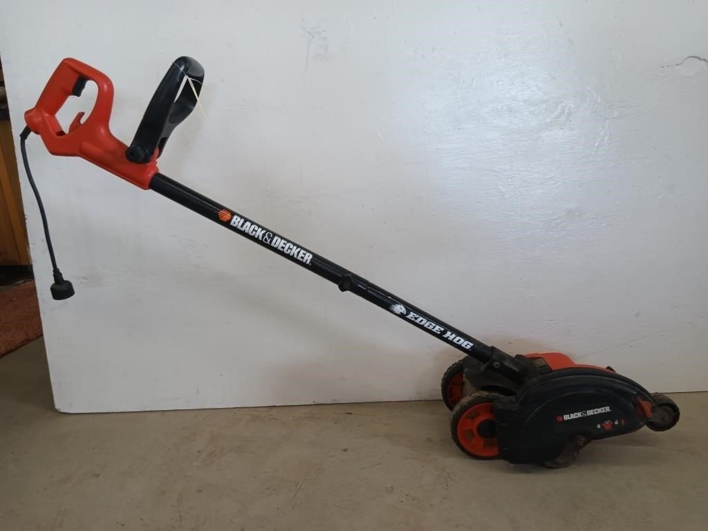 Black & Decker electric edge hog, works