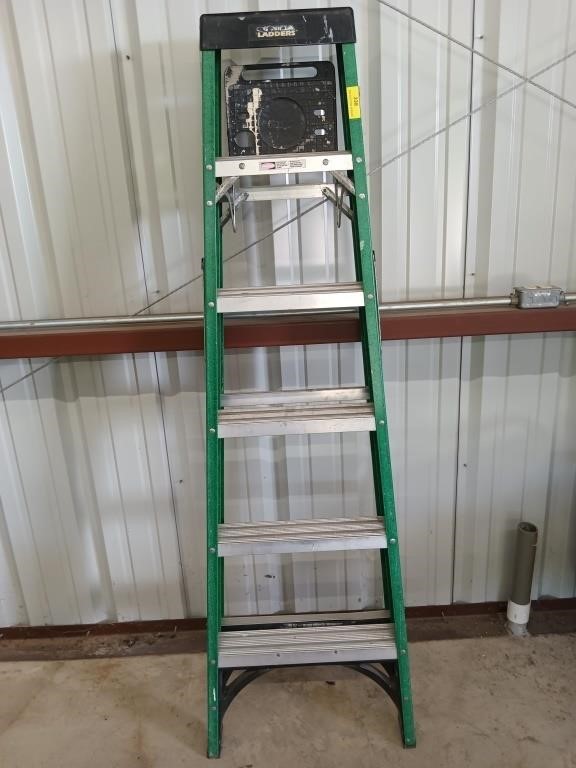 Gorilla ladder 6' fiberglass ladder
