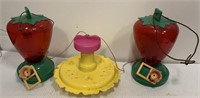 3 Plastic Hummingbird Feeders( NO SHIPPING)