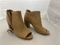 Pair Ladies' Cupid Boots sz 7