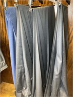 GROUP OF 4 PAIR MENS DRESS PANTS 45 IN WAIST BY NO