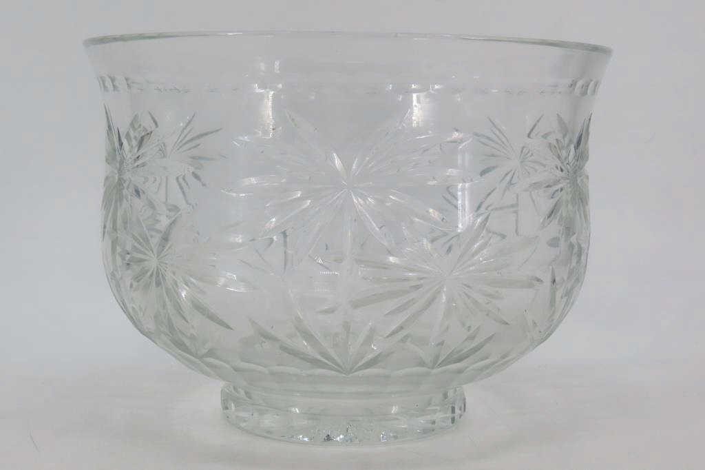 Avitra Pattern Crystal Cut Glass Bowl