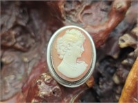 .900 Silver Carved Shell Cameo / Brooch