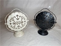 2 Foldable metal serving trays