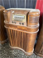 Vintage floor radio Philco as-is