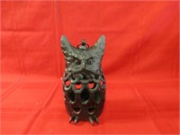 Cast iron owl décor.