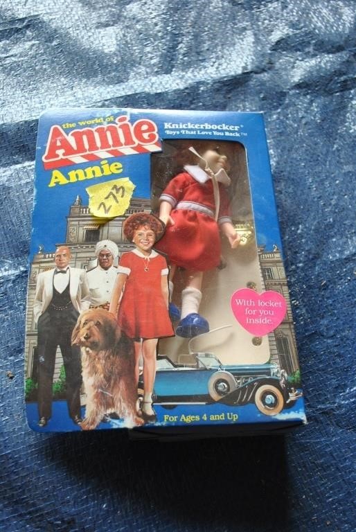 1982 Knickerbocker world of Annie Annie figure