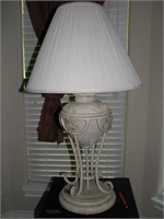 Metal base lamp