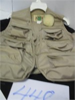 FISHING VEST (MEDIUM) WITH CONTENTS OF POCKETS
