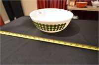 10 IN PYREX GREEN POLKA DOT MIXING BOWL