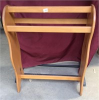 Knotty Pine Large Quilt Rack