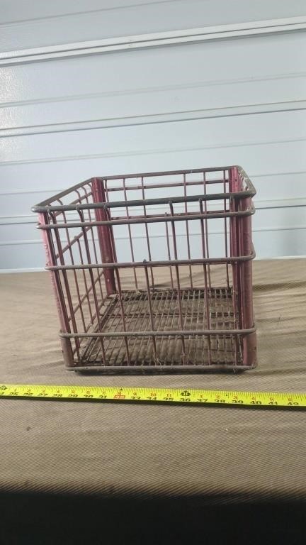 METAL PRAIRIE FARMS MILK CRATE