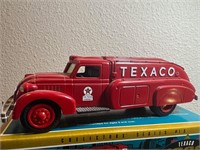 1939 TEXACO DODGE AIRFLOW/W BOX