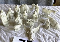 Ceramic nativity set - ear missing on donkey and