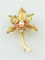18KYG Floral Design Pin with Pearl