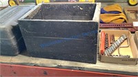 ANTIQUE WOODEN BOX