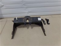 5th wheel hitch and 2 bumper hitches