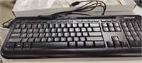 MICROSOFT WIRED 600 KEYBOARD, CLAVIER-ON TV'S