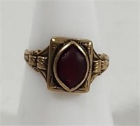 Vintage 10k gold ring with red stone sz 6.5