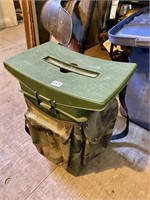 GREEN HUNTIN SEAT AND CONTENTS