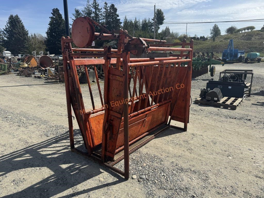 Livestock Squeeze Chute