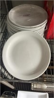 Bundle of white glass plates  
Size 9.5 inch