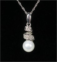 14K White gold pearl and diamond necklace