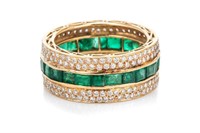 18K GOLD EMERALD AND DIAMOND BAND RING, 7.2g