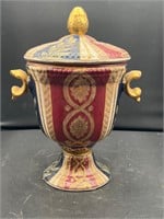 Oriental accents urn