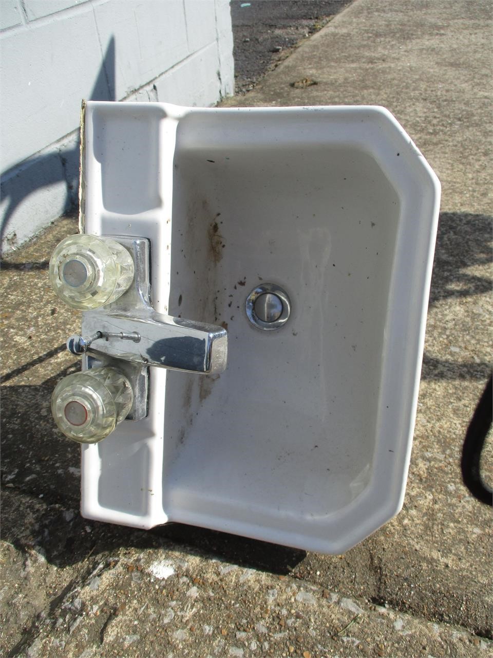 15x11 Ceramic Sink with Faucet