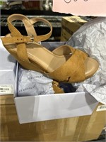 AEROSOLES Wedge Sandals size 7.5W Tan