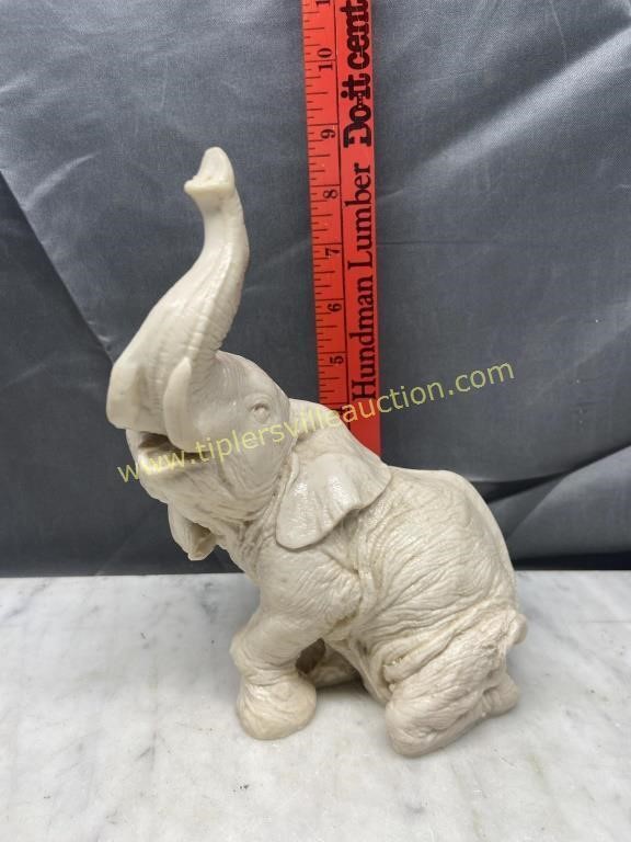 Heavy elephant statue