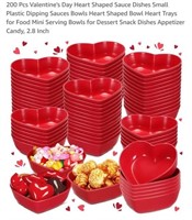 MSRP $24 Set 200 Heart  Shaped dishes