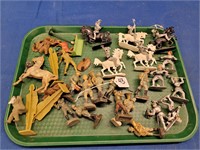 Lot of Assorted Plastic Military Figurines