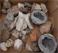 403 - MIXED LOT OF COLLECTOR ROCKS & GEODES