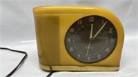 Vintage Westclox Moonbeam Bakelite Clock