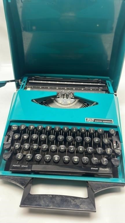 Ghia Smith Corona Super G Portable Typewriter