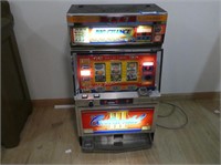 "Big Chance" slot machine - lights up