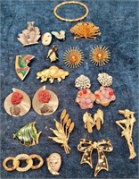 11 - MIXED LOT OF COSTUME JEWELRY (D5)