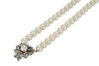 CULTURED PEARL NECKLACE WITH DIAMOND CLASP, 57.9g