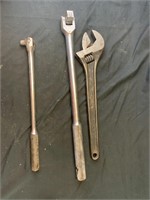 Large crescent wrench and rackets