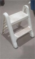 Folding Rubbermaid Step Stool