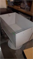 METAL DISPLAY BIN