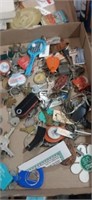 Lot with various key and key chains