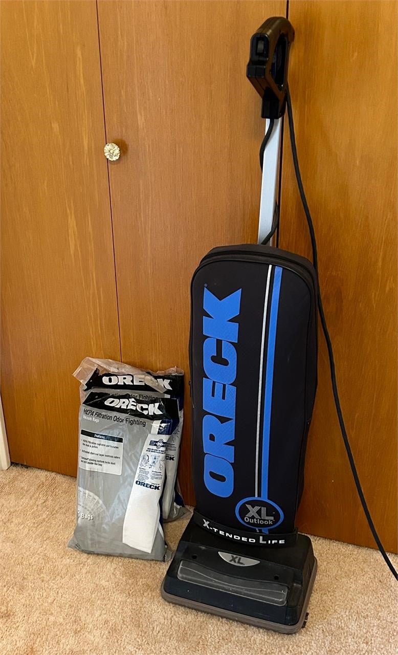 Oreck XL Outlook Vacuum, with Bags