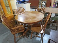 SOLID OAK PEDESTAL DINING TABLE WITH 4 CHAIRS