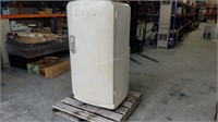 Vintage Philco G925 Refrigerator