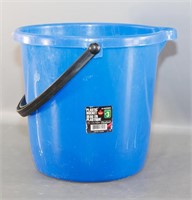 Bucket and 'Stretch' Hose