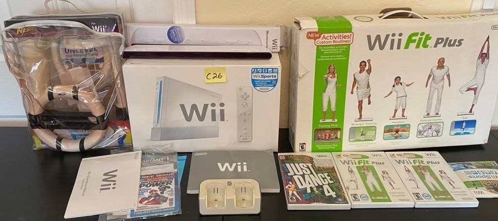 L - Wii GAME SYSTEM W/ ACCESSORIES (C26)